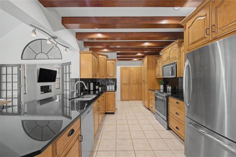 House in New Port Richey, Florida 4 bedrooms, 199.37 sq.m. № 2151602 - photo 7
