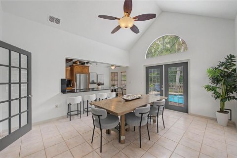 House in New Port Richey, Florida 4 bedrooms, 199.37 sq.m. № 2151602 - photo 13