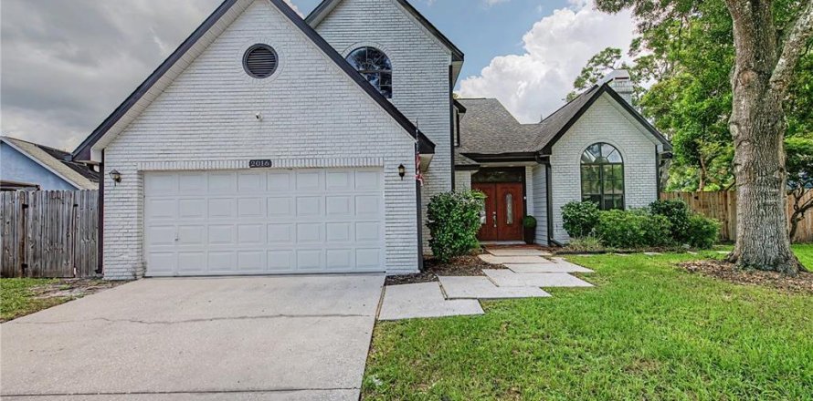 House in New Port Richey, Florida 4 bedrooms, 199.37 sq.m. № 2151602