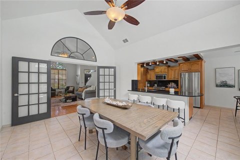 House in New Port Richey, Florida 4 bedrooms, 199.37 sq.m. № 2151602 - photo 14