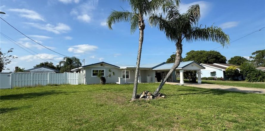 Casa en Lake Wales, Florida 3 dormitorios, 183.48 m2 № 1742878
