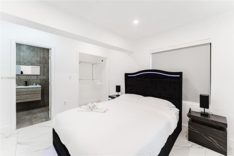Villa ou maison à vendre à Miami, Floride: 4 chambres, 152.27 m2 № 2060087 - photo 20
