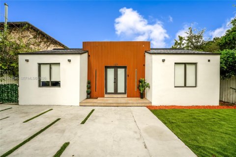 Villa ou maison à Miami, Floride 4 chambres, 152.27 m2 № 2060087