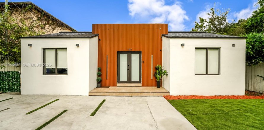 Villa ou maison à Miami, Floride 4 chambres, 152.27 m2 № 2060087