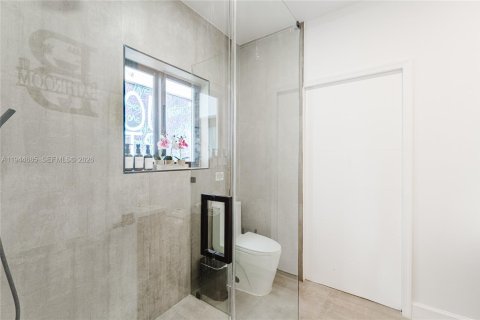Villa ou maison à vendre à Miami, Floride: 4 chambres, 152.27 m2 № 2060087 - photo 16