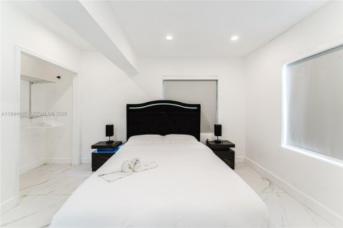 Villa ou maison à vendre à Miami, Floride: 4 chambres, 152.27 m2 № 2060087 - photo 18