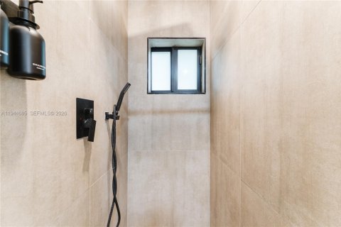 Villa ou maison à vendre à Miami, Floride: 4 chambres, 152.27 m2 № 2060087 - photo 22