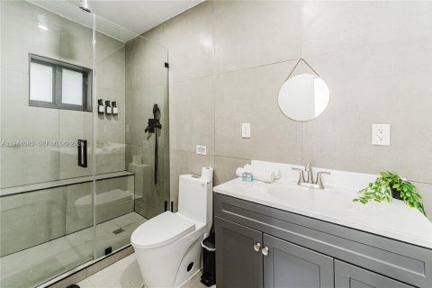 Villa ou maison à vendre à Miami, Floride: 4 chambres, 152.27 m2 № 2060087 - photo 23