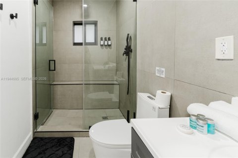 Villa ou maison à vendre à Miami, Floride: 4 chambres, 152.27 m2 № 2060087 - photo 24