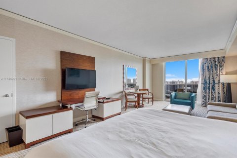 Condo in Sunny Isles Beach, Florida  № 1859855 - photo 7