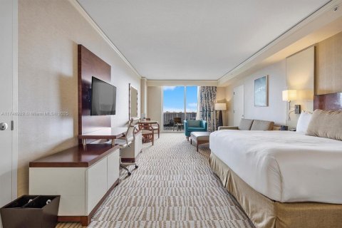 Condo in Sunny Isles Beach, Florida  № 1859855 - photo 1