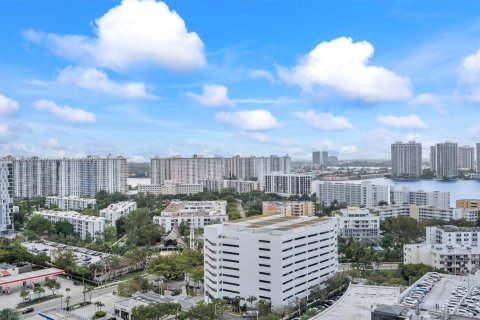 Condo in Sunny Isles Beach, Florida  № 1859855 - photo 28