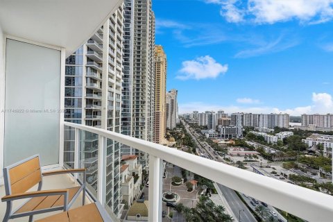 Condo in Sunny Isles Beach, Florida  № 1859855 - photo 27