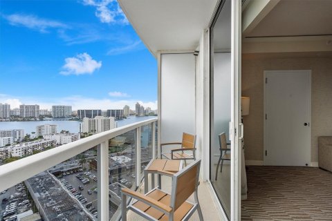 Condo in Sunny Isles Beach, Florida  № 1859855 - photo 24