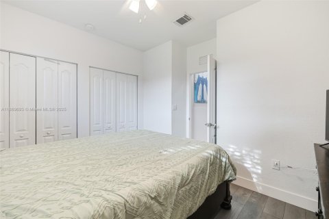 Villa ou maison à vendre à Homestead, Floride: 5 chambres, 289.86 m2 № 1930660 - photo 25