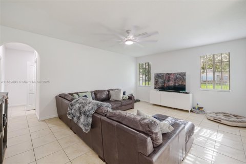 Villa ou maison à vendre à Homestead, Floride: 5 chambres, 289.86 m2 № 1930660 - photo 11