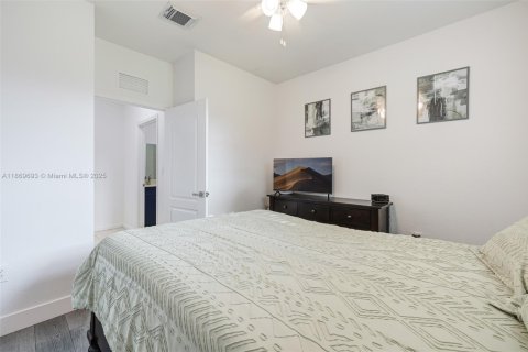 Villa ou maison à vendre à Homestead, Floride: 5 chambres, 289.86 m2 № 1930660 - photo 24