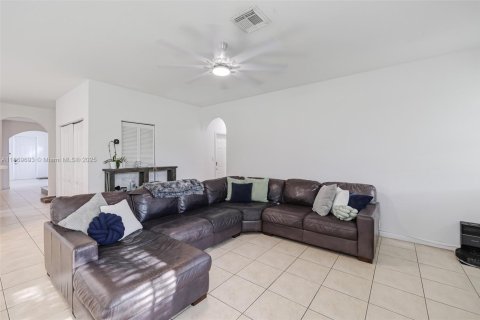 Villa ou maison à vendre à Homestead, Floride: 5 chambres, 289.86 m2 № 1930660 - photo 12