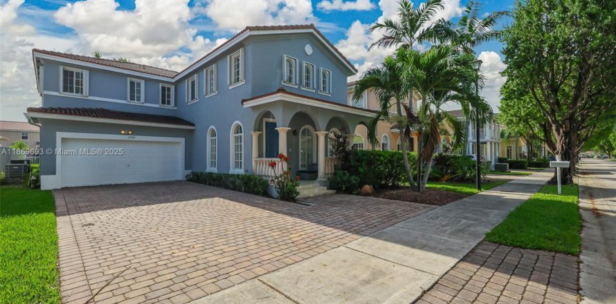 Villa ou maison à Homestead, Floride 5 chambres, 289.86 m2 № 1930660