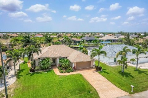 Casa en venta en Port Charlotte, Florida, 3 dormitorios, 231.51 m2 № 2386671 - foto 3
