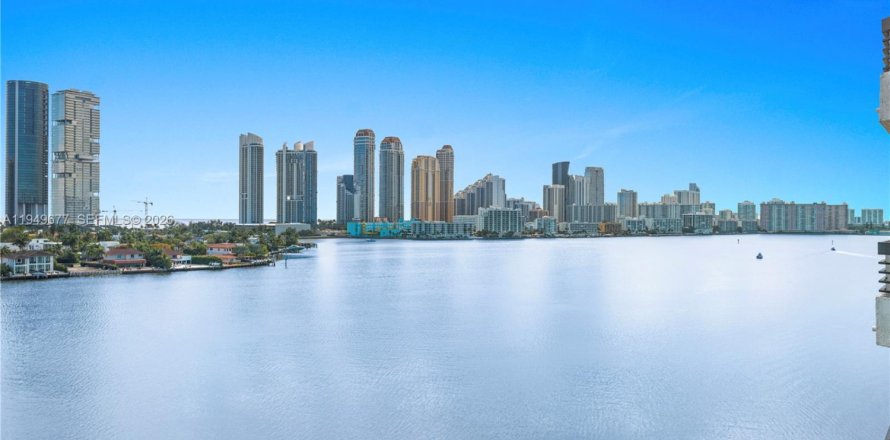 Кондоминиум с 2 спальнями в Авентура, Флорида № 2010592