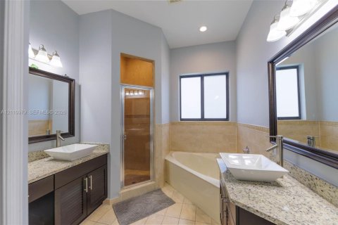 House in Homestead, Florida 4 bedrooms, 219.81 sq.m. № 2428463 - photo 24
