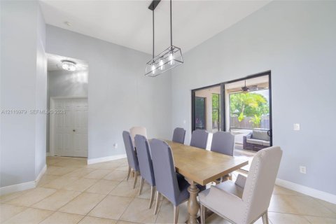 House in Homestead, Florida 4 bedrooms, 219.81 sq.m. № 2428463 - photo 6
