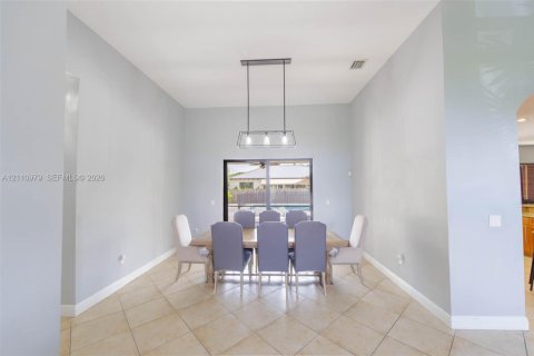 House in Homestead, Florida 4 bedrooms, 219.81 sq.m. № 2428463 - photo 5