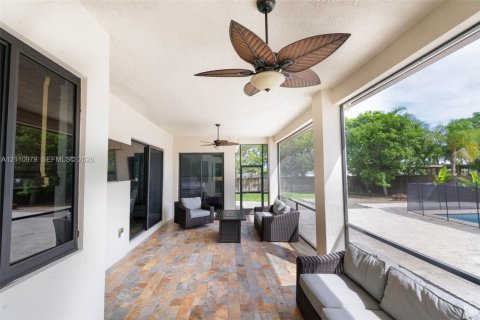 House in Homestead, Florida 4 bedrooms, 219.81 sq.m. № 2428463 - photo 15