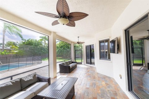House in Homestead, Florida 4 bedrooms, 219.81 sq.m. № 2428463 - photo 16