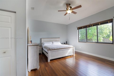 House in Homestead, Florida 4 bedrooms, 219.81 sq.m. № 2428463 - photo 20