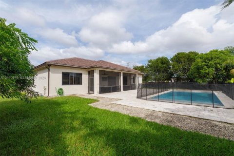 House in Homestead, Florida 4 bedrooms, 219.81 sq.m. № 2428463 - photo 19