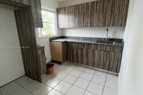 Apartment in Miami, Florida 2 bedrooms, 68.84 sq.m. № 1967322 - photo 2