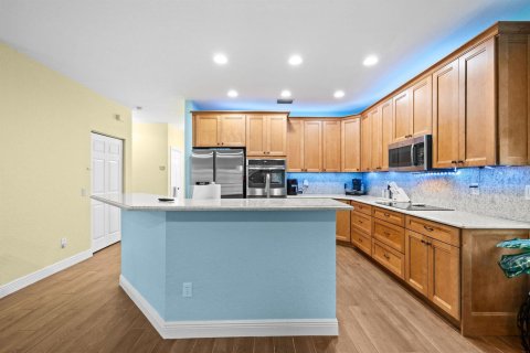 House in Vero Beach, Florida 5 bedrooms, 301.93 sq.m. № 2191046 - photo 15
