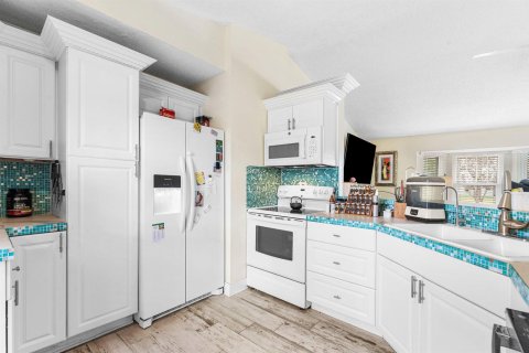 Villa ou maison à vendre à Port St. Lucie, Floride: 3 chambres, 101.73 m2 № 2146028 - photo 5