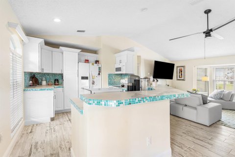 Villa ou maison à vendre à Port St. Lucie, Floride: 3 chambres, 101.73 m2 № 2146028 - photo 4