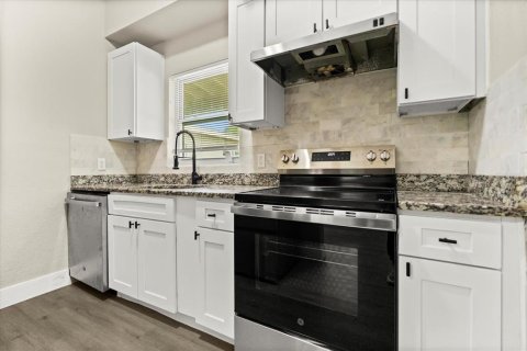 Casa en venta en Orlando, Florida, 4 dormitorios, 102.56 m2 № 1913744 - foto 7