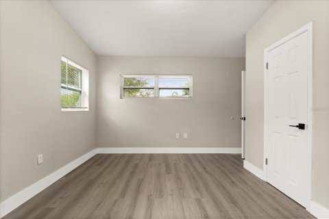 Casa en venta en Orlando, Florida, 4 dormitorios, 102.56 m2 № 1913744 - foto 10