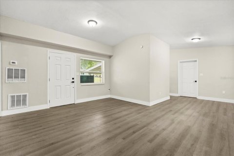Casa en venta en Orlando, Florida, 4 dormitorios, 102.56 m2 № 1913744 - foto 3