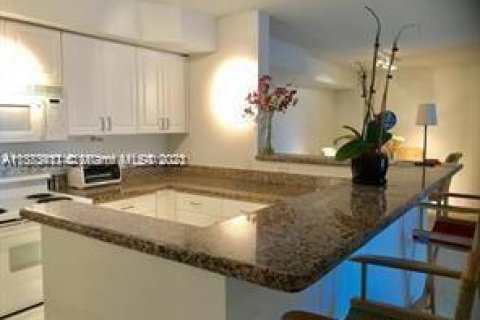 Copropriété à louer à Highland Beach, Floride: 2 chambres, 130.06 m2 № 1977469 - photo 8