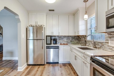 Casa en alquiler en Tampa, Florida, 2 dormitorios, 107.21 m2 № 1561837 - foto 10