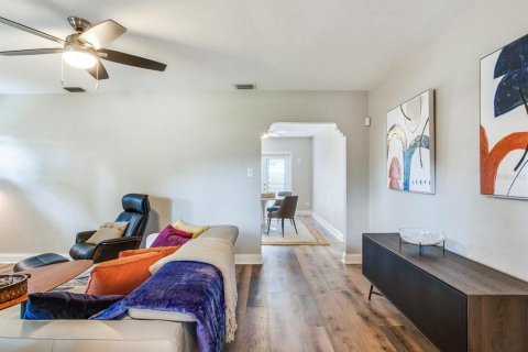 Casa en alquiler en Tampa, Florida, 2 dormitorios, 107.21 m2 № 1561837 - foto 17