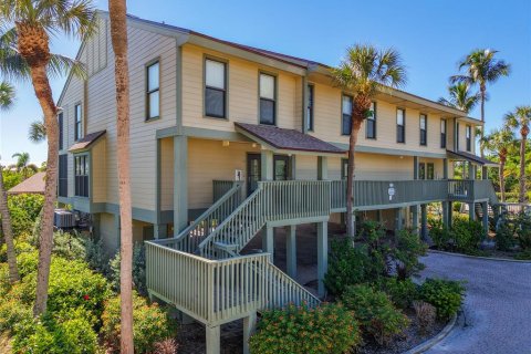 Condo in Bokeelia, Florida, 2 bedrooms  № 2104099