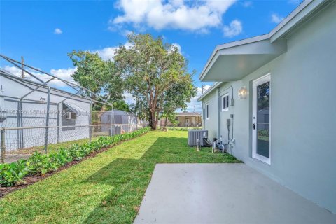 Купить виллу или дом в Холливуд, Флорида 3 спальни, 85.47м2, № 2006479 - фото 24