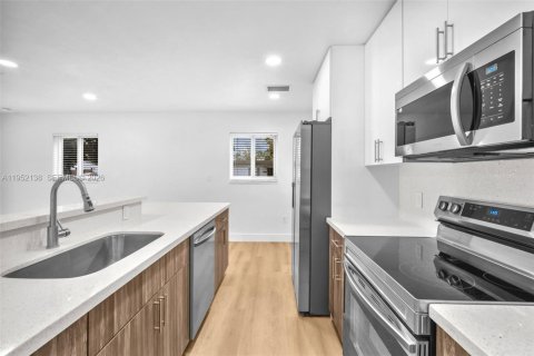 Купить виллу или дом в Холливуд, Флорида 3 спальни, 85.47м2, № 2006479 - фото 10