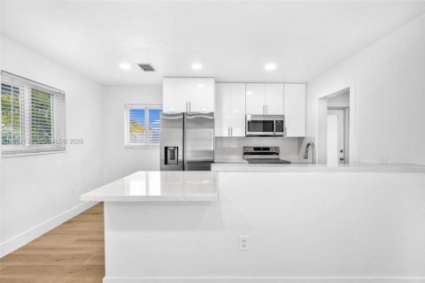 Купить виллу или дом в Холливуд, Флорида 3 спальни, 85.47м2, № 2006479 - фото 12