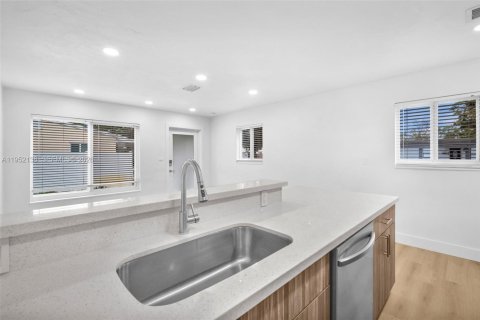 Купить виллу или дом в Холливуд, Флорида 3 спальни, 85.47м2, № 2006479 - фото 11