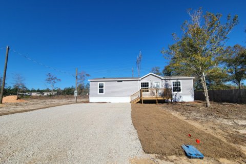 House in De Funiak Springs, Florida 3 bedrooms, 124.86 sq.m. № 558532 - photo 1