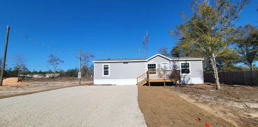 House in De Funiak Springs, Florida 3 bedrooms, 124.86 sq.m. № 558532
