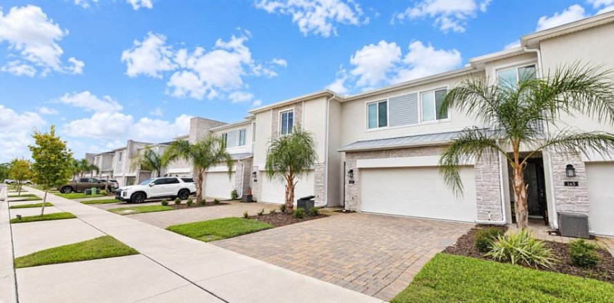 Touwnhouse à Davenport, Floride 3 chambres, 173.17 m2 № 2373414